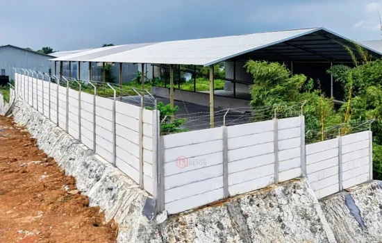 Panel Pagar Beton Kawat Duri, Kenapa Industri Pilih Sistem Ini?