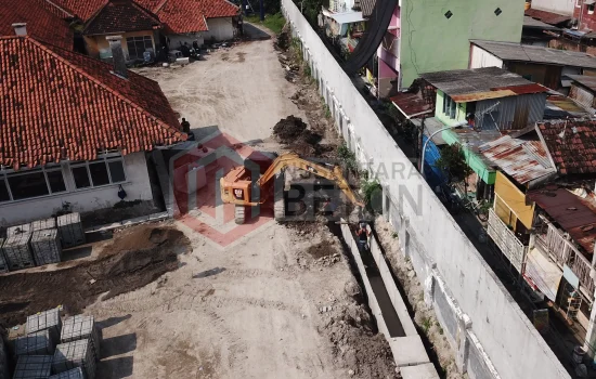 U-Ditch Nusantara Beton Dukung Drainase Kampus UNESA